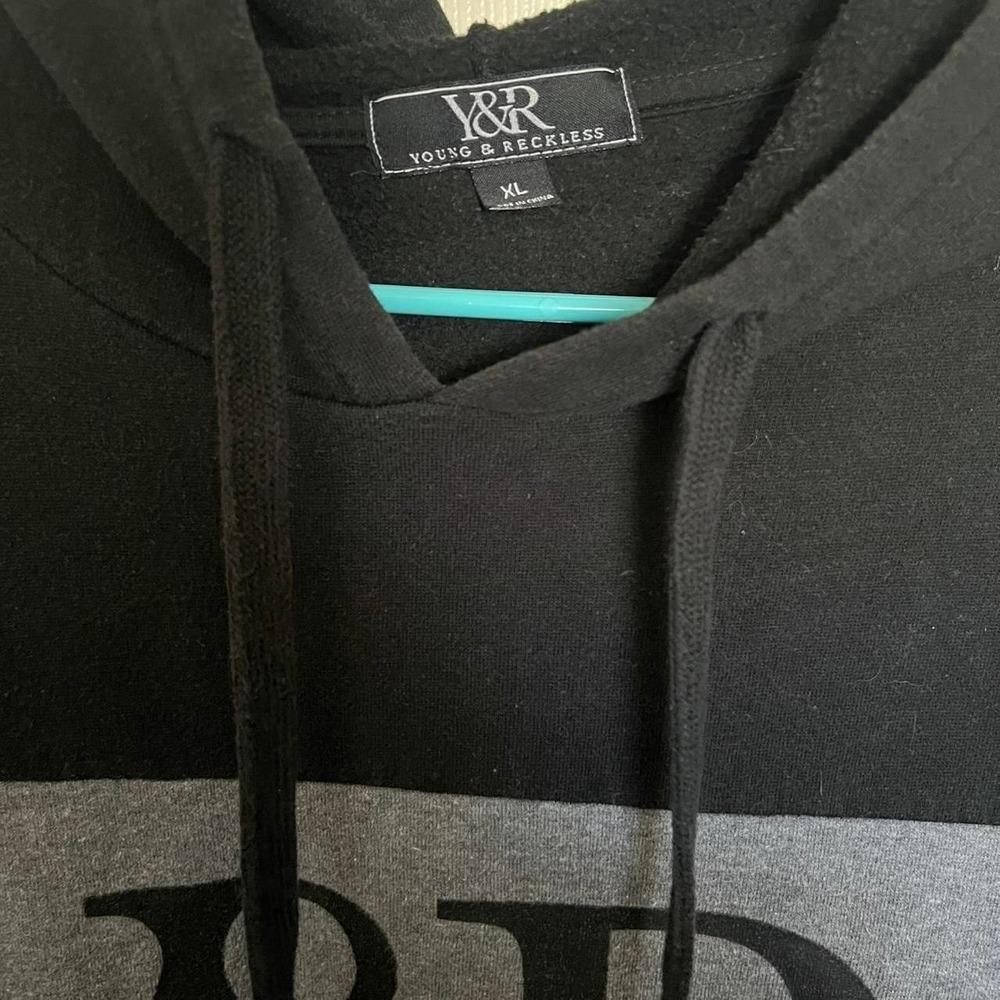 Young and Reckless black hoodie Size XL - Picture 2 of 3